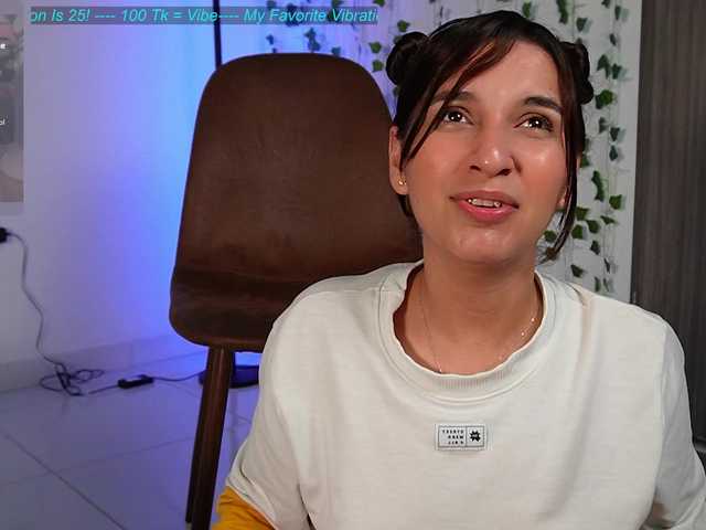 Cerecitaqueenn live cam on BongaCams