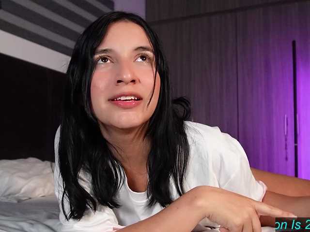 Cerecitaqueenn live cam on BongaCams