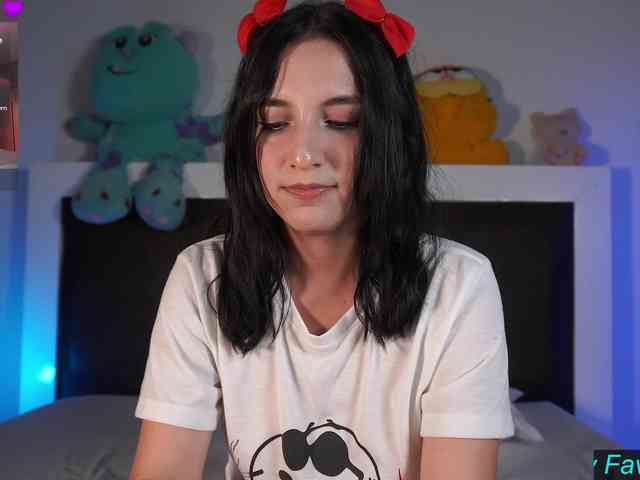 Cerecitaqueenn webcam