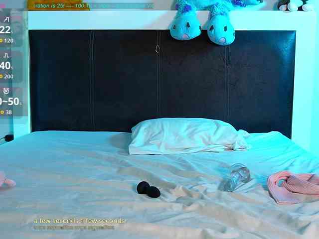 Cerecitaqueenn webcam