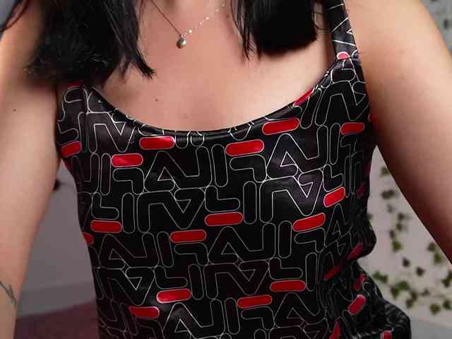 Cerecitaqueenn webcam