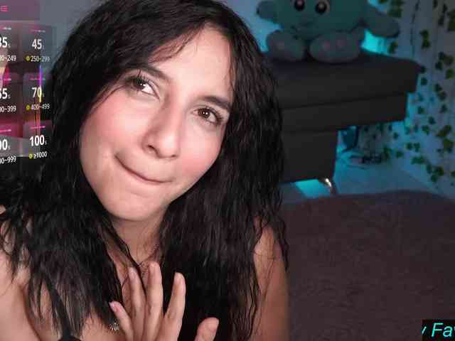Cerecitaqueenn webcam