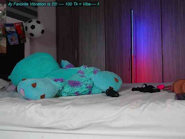 Cerecitaqueenn webcam