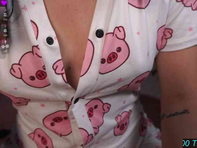 Cerecitaqueenn webcam