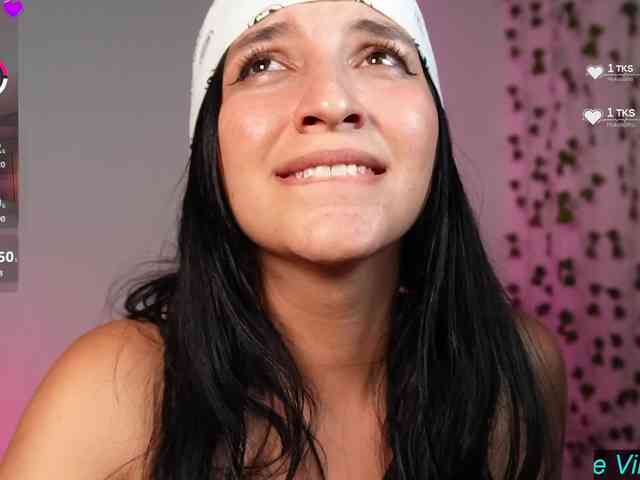 Cerecitaqueenn webcam
