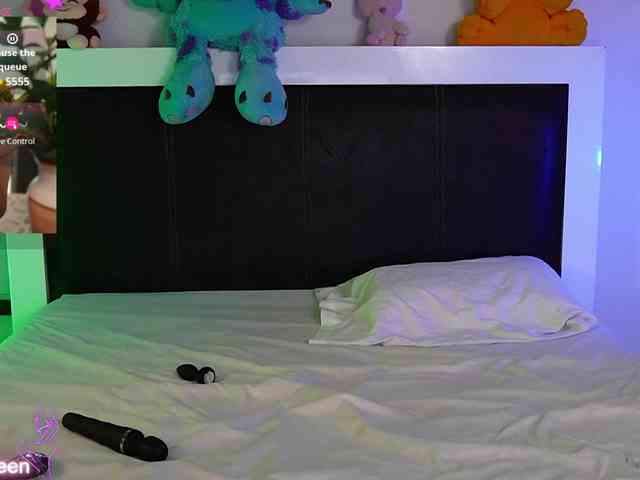 Cerecitaqueenn webcam