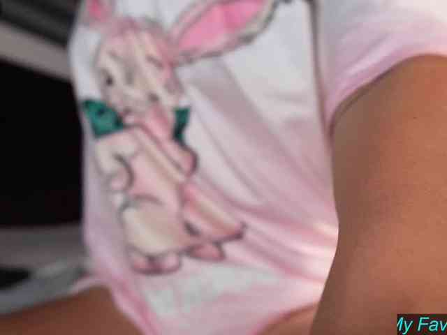 Cerecitaqueenn webcam
