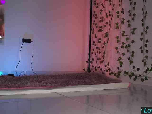 Cerecitaqueenn webcam