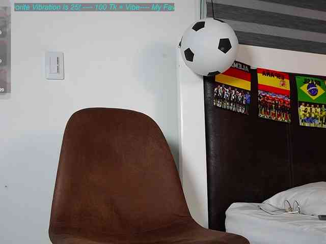 Cerecitaqueenn webcam