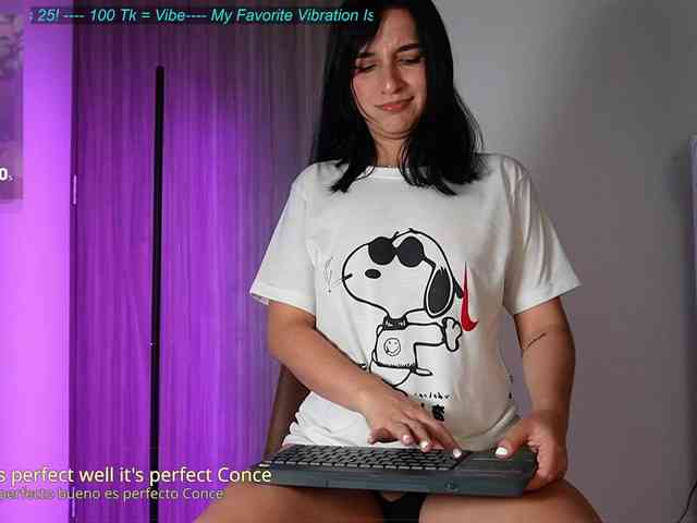 Cerecitaqueenn webcam