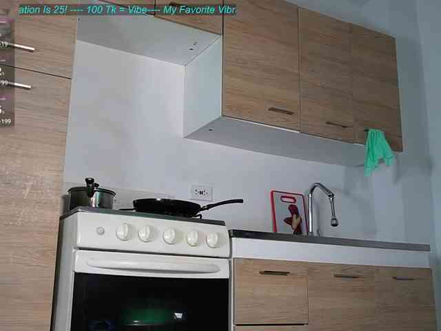 Cerecitaqueenn webcam