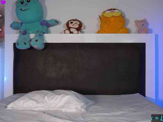 Cerecitaqueenn webcam