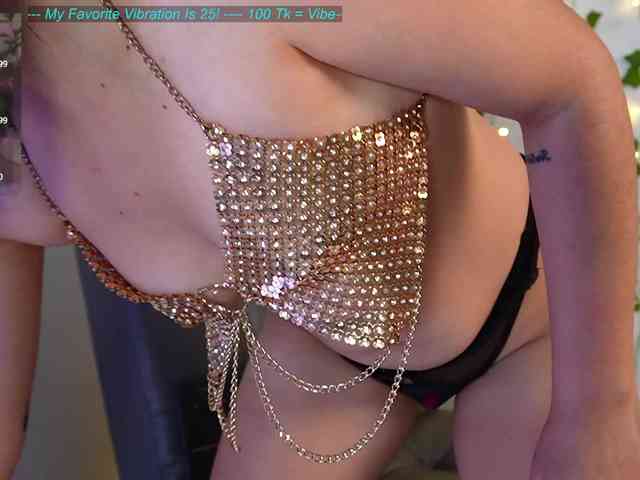 Cerecitaqueenn webcam
