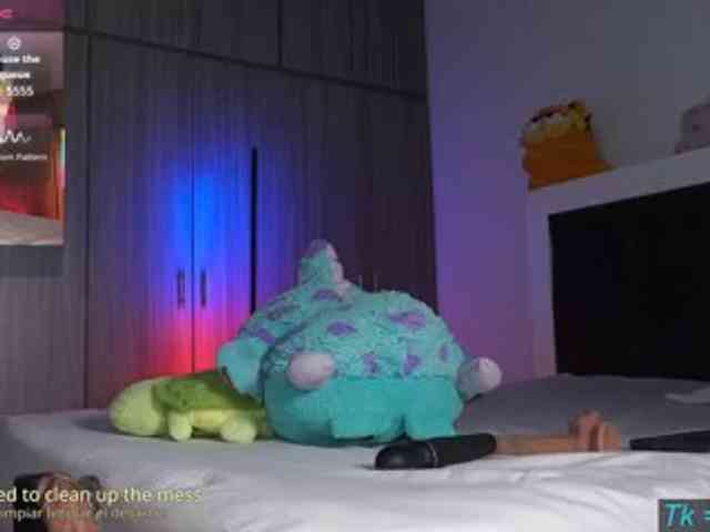 Cerecitaqueenn webcam