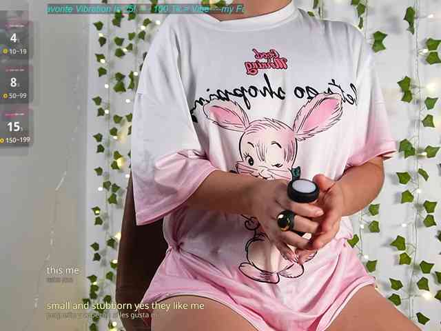 Cerecitaqueenn webcam