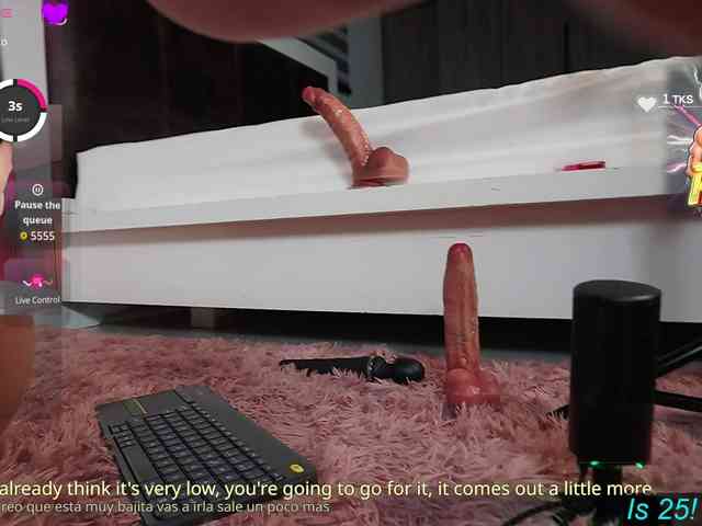 Cerecitaqueenn webcam