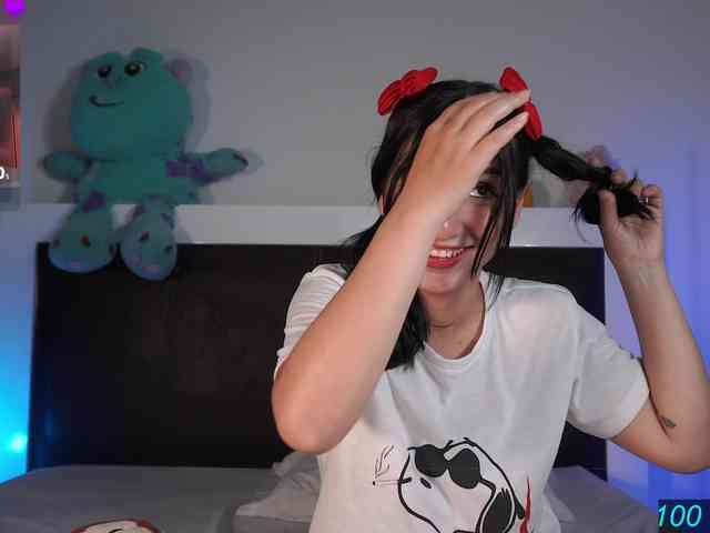 Cerecitaqueenn webcam
