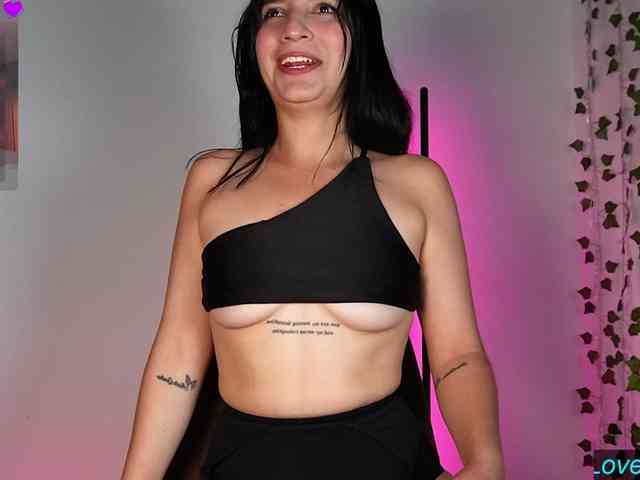 Cerecitaqueenn webcam