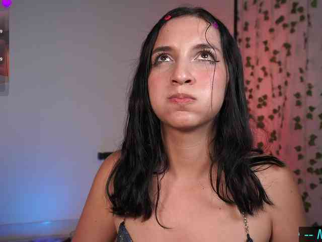 Cerecitaqueenn webcam
