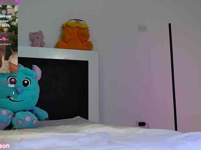 Cerecitaqueenn webcam