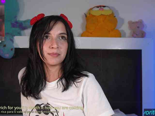 Cerecitaqueenn webcam