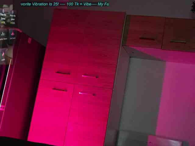 Cerecitaqueenn webcam