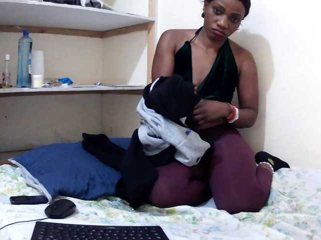 Karenato's BongaCams show and profile