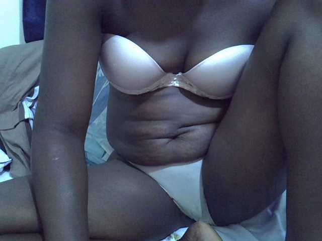 Sexylynn32 live cam on BongaCams