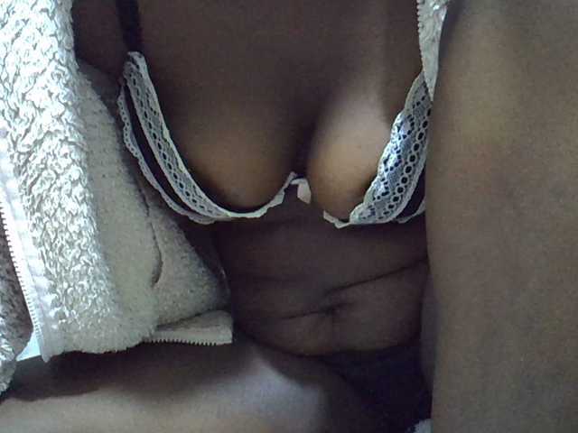 Sexylynn32 live webcam show