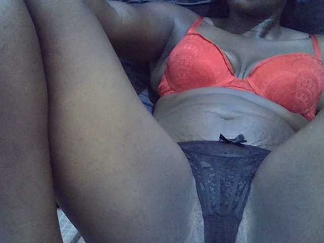 Sexylynn32 live cam on BongaCams