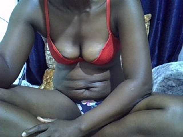 Sexylynn32 live cam on BongaCams