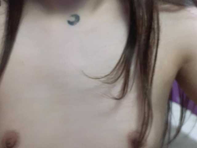 dlllvi live cam on BongaCams