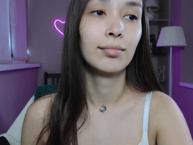 le modèle dlllvi est en webcam porno dans un show sur le site bongacams, il possède les tags suivants: Asian,Brunette,Hairy