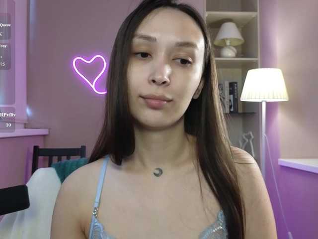 dlllvi live cam on BongaCams