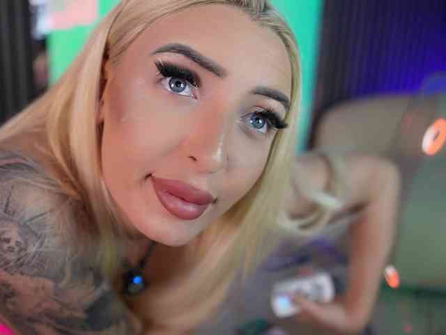Model: obscenexxx