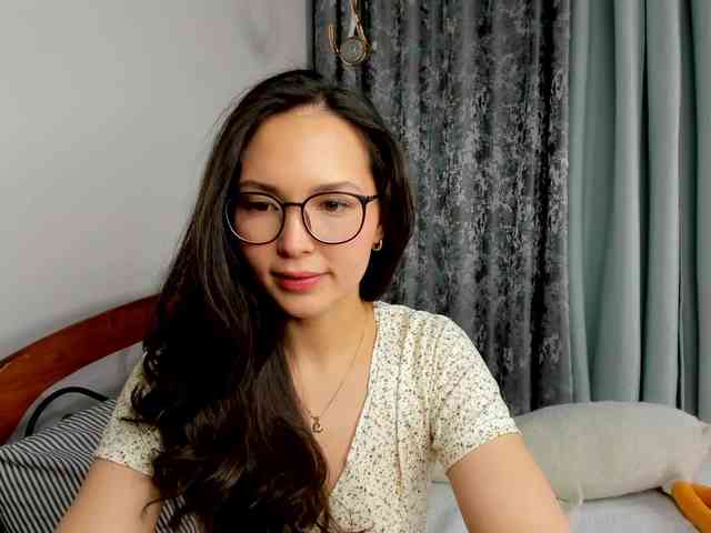 elina-syui webcam