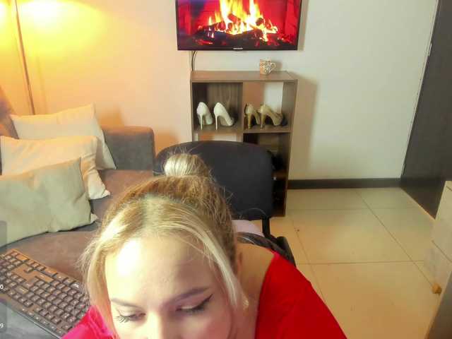 JelenaNoura live cam on BongaCams