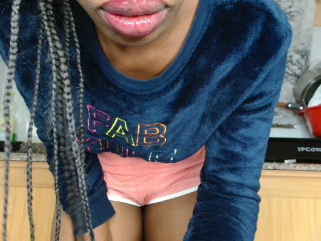 BlushAndMoan live cam on BongaCams