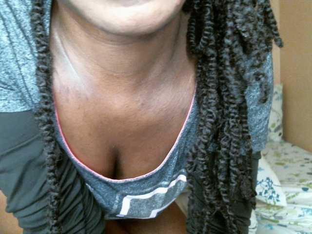 BlushAndMoan live cam on UnifiedCams