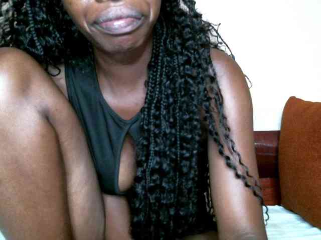 BlushAndMoan webcam
