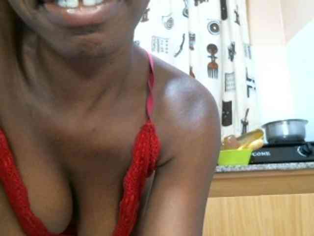 BlushAndMoan webcam