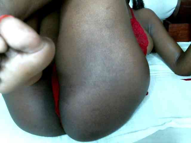 BlushAndMoan webcam