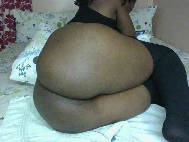 BlushAndMoan webcam