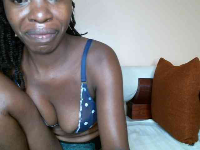 BlushAndMoan webcam