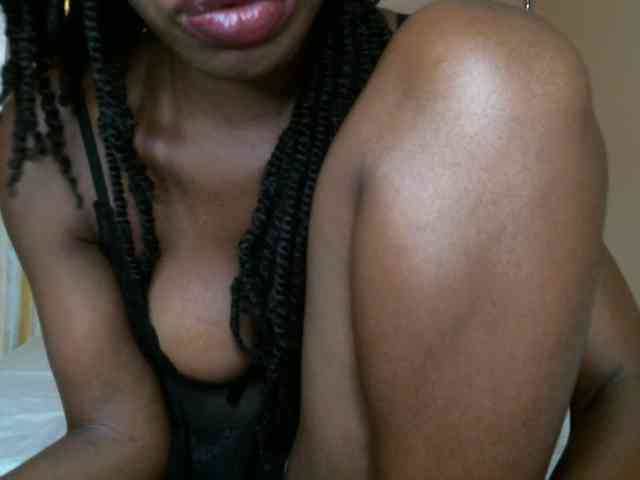 BlushAndMoan webcam