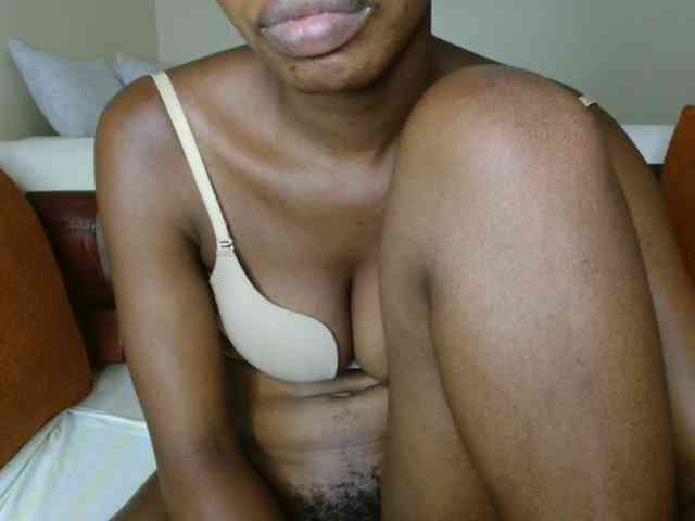 BlushAndMoan webcam