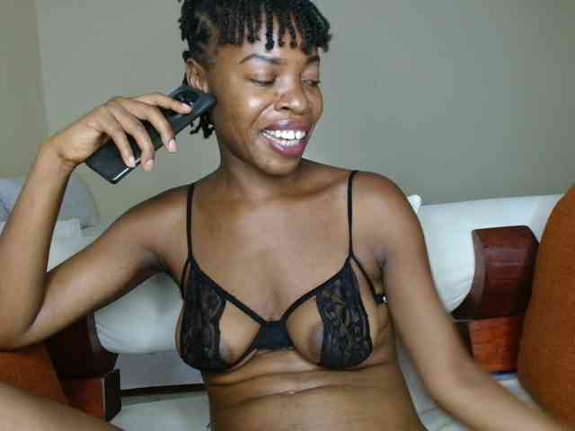 BlushAndMoan webcam