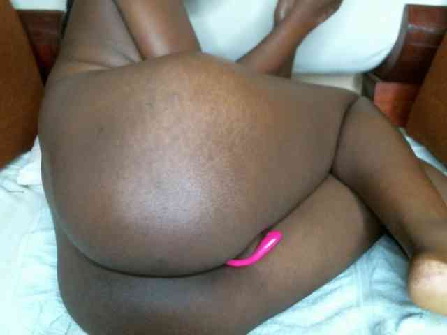 BlushAndMoan webcam