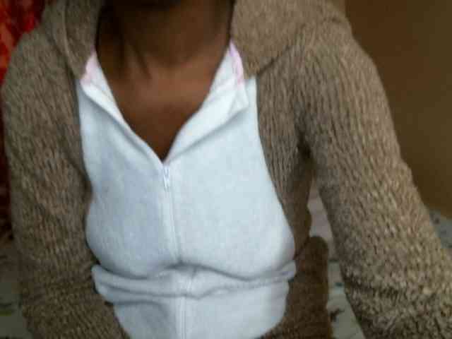 BlushAndMoan webcam
