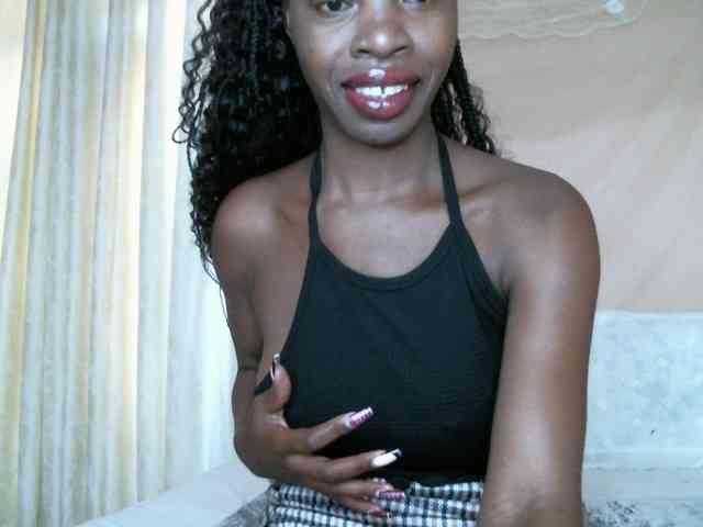 BlushAndMoan webcam